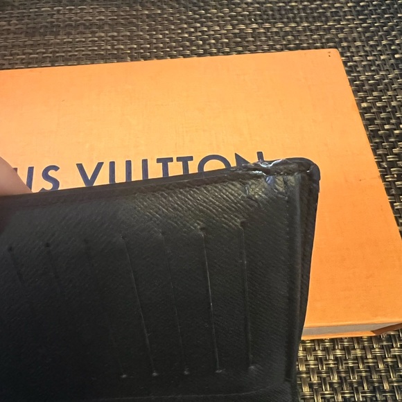 Louis Vuitton brazza wallet - Picture 10 of 11